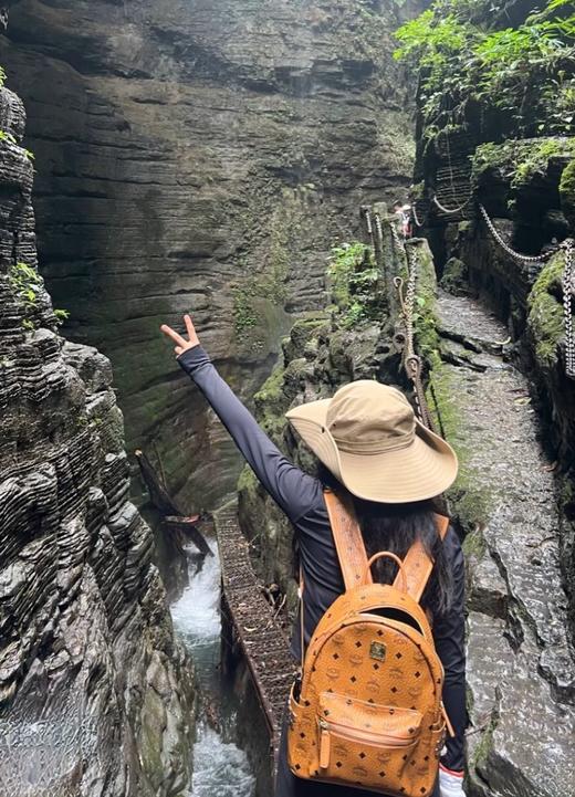 代工厂特价MCM双肩包 商品图6