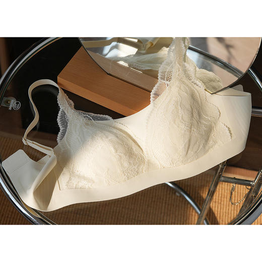官网699！爱家轻薄高定蕾丝防走光文胸 舒适无痕收副无钢圈软支撑半固定水滴杯聚拢内衣女 商品图6