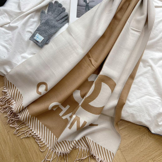 秋冬特惠💰150 香奈儿围巾 下手一定要快 四季都可以用 商品图1