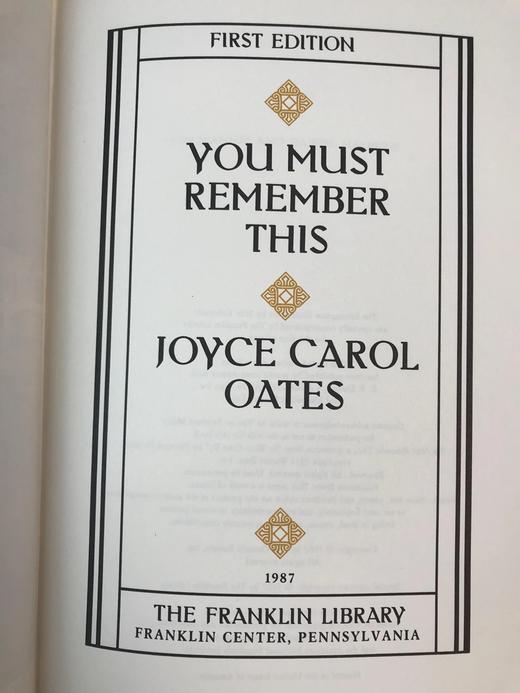 签名首版！乔伊斯・卡罗尔・欧茨《你必须记住这个》配插图 富兰克林图书馆豪华皮装本 商品图3