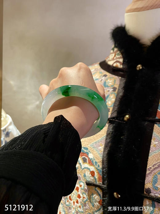 5121912，手镯，圈口57.3。具体价格微信咨询 商品图2