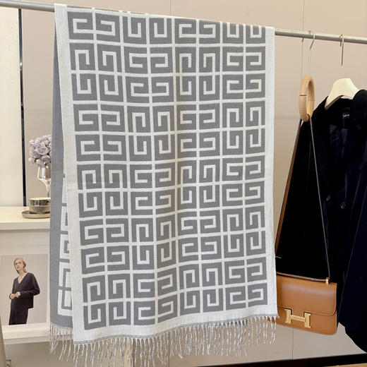 秋冬特惠💰150 芬迪围巾 上新！秋冬男女同款，高端羊绒针织围巾！ 商品图3