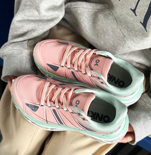 老米优品🎈春节不打烊！跑步鞋中的法拉利 ~情侣款👟《德国品牌ONKE内增高爆米花运动鞋》百元级宝藏！轻到起飞，跑步像踩弹簧，轻便透气运动鞋，防滑内增高设计，日常穿搭必备！~   商品图1