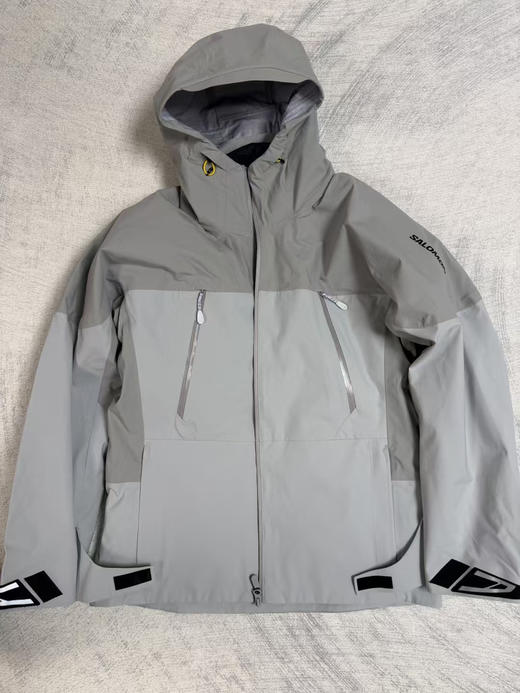 原单正品萨洛蒙，三合一，鹅绒羽绒服，全压胶。
越南产。尺码黑色S-XXL 灰色M L XXL
原价3000➕ 商品图6