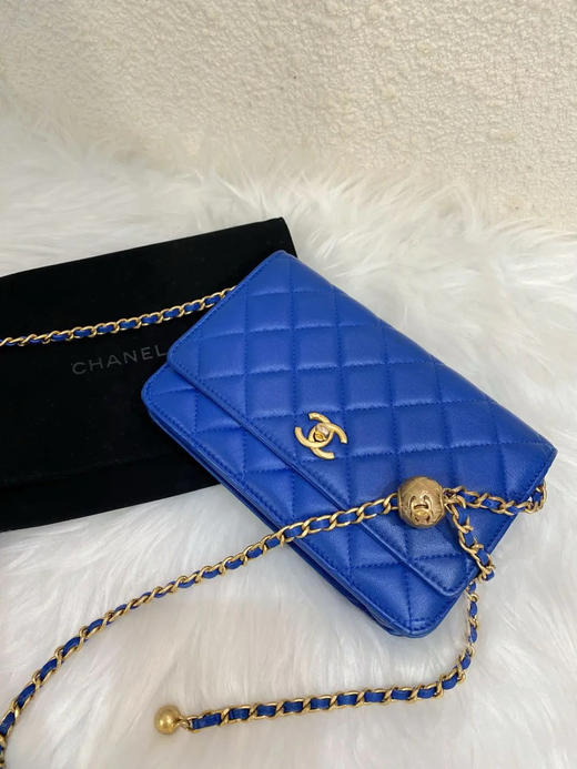 Chanel 蓝色 金球 Woc 斜挎包 商品图0