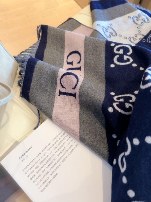 秋冬特惠💰150 古驰围巾 GG提花logo的设计使这款围巾呈现出了非凡的气质 商品图7