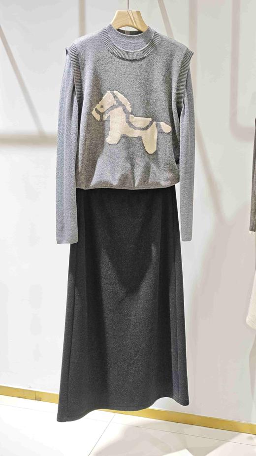 588825后开叉筒裙 商品图2