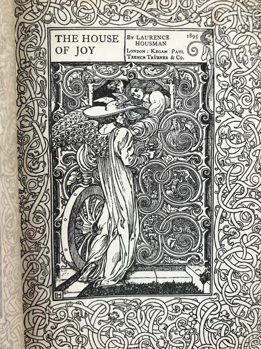 1895年 劳伦斯·豪斯曼《欢乐屋》 豪斯曼兄妹配多幅插图 漆布精装32开 商品图3