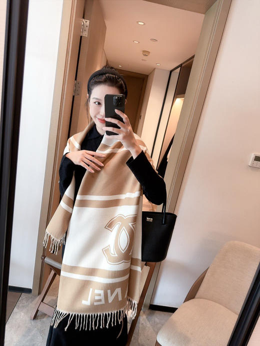 秋冬特惠💰150 香奈儿围巾 女神及日常都非常好搭配的款 商品图1