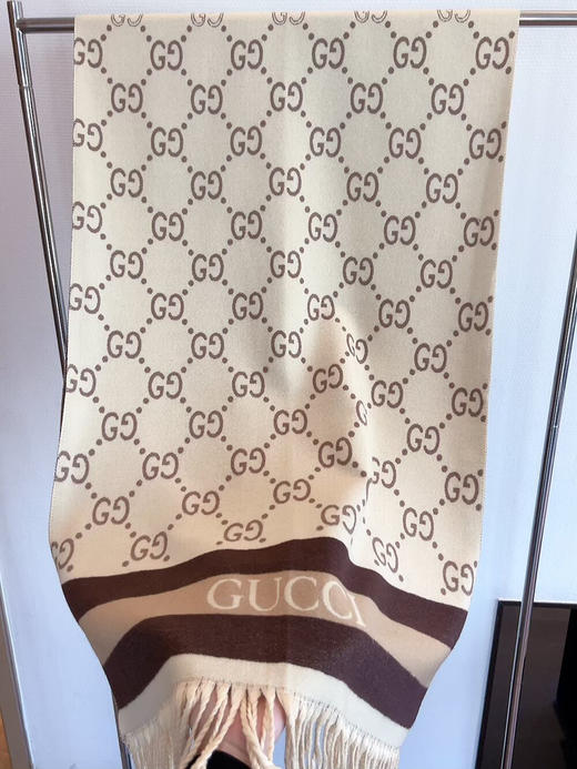 秋冬特惠💰150 古驰围巾 GG提花logo的设计使这款围巾呈现出了非凡的气质 商品图4