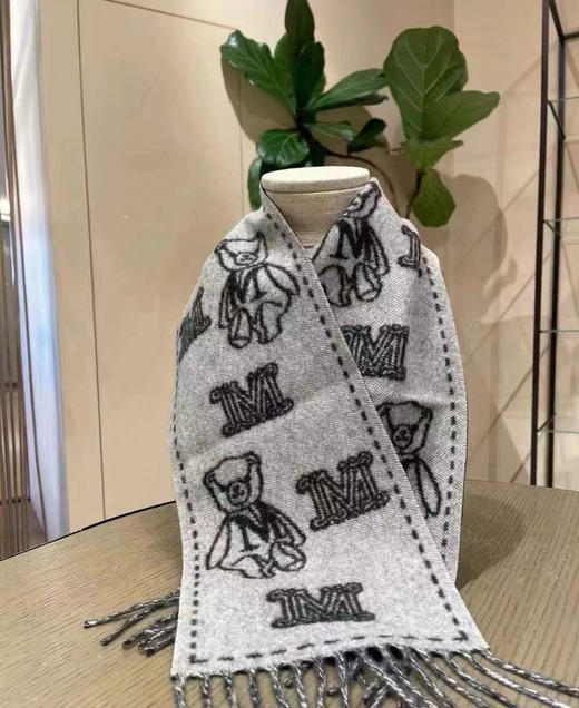 国内现货MaxMara双面羊绒围巾950元配购物袋 商品图2