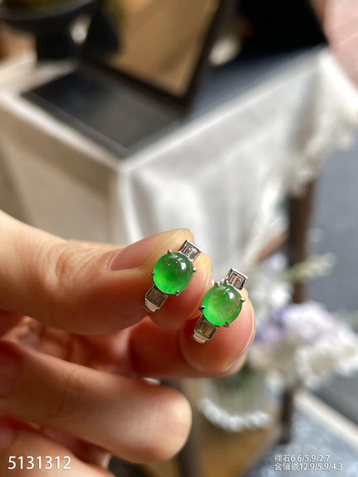 5131312，蛋面耳钉。具体价格微信咨询 商品图0