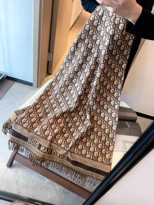 秋冬特惠💰150 迪家围巾 以其精湛的工艺技术和源源不断的想像力 商品图2