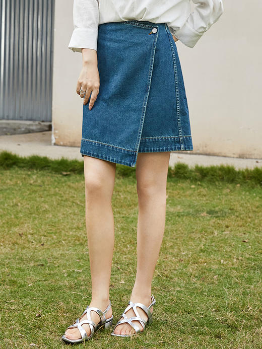 极简通勤高腰不规则牛仔短裙 复古浅蓝围裹设计 夏季显瘦 A 字防走光半身裙 商品图0