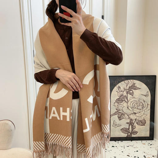 秋冬特惠💰150 香奈儿围巾 下手一定要快 四季都可以用 商品图3