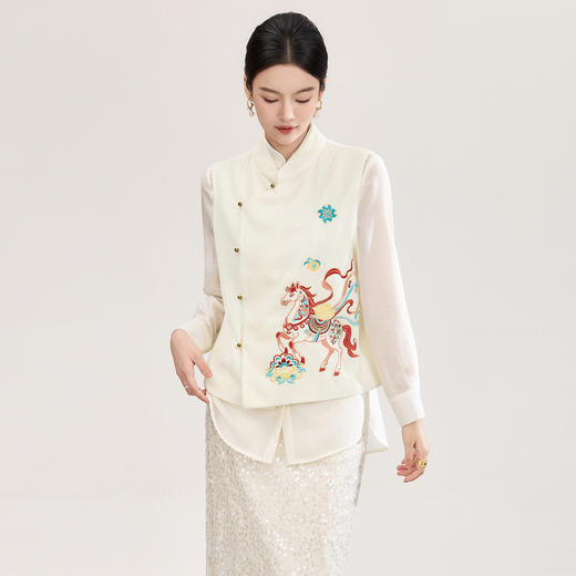 「高货wl」全新升级【铂金会员422/天猫569/差价147】(73606)洛诗琳新中式真丝丝绒马甲2026春季重工刺绣斜襟国风上衣 商品图1