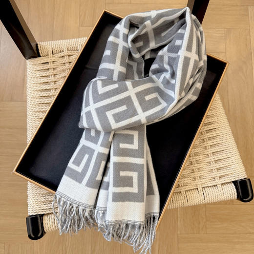 秋冬特惠💰150 芬迪围巾 上新！秋冬男女同款，高端羊绒针织围巾！ 商品图2