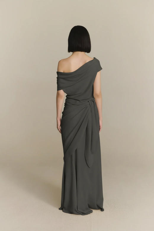 Cortana 26PS 炭灰色ilia露肩上衣 商品图1