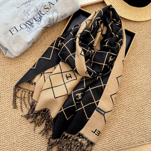 秋冬特惠💰150 香奈儿围巾 上新！秋冬男女同款，高端羊绒针织围巾 商品图0