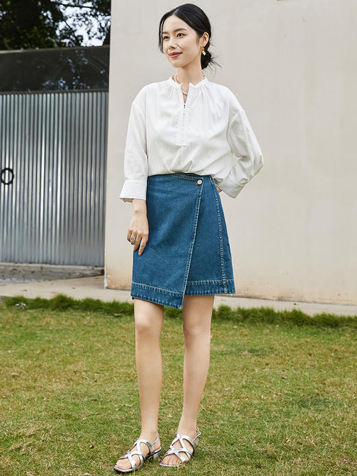 极简通勤高腰不规则牛仔短裙 复古浅蓝围裹设计 夏季显瘦 A 字防走光半身裙 商品图1