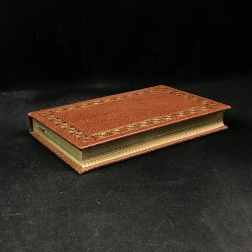 限量版！伊尼亚齐奥・西洛内《面包与酒》 配插图 富兰克林图书馆豪华皮装本 商品图1