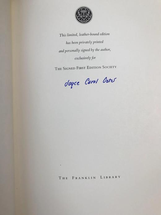 签名首版！乔伊斯・卡罗尔・欧茨《狐火：少女帮派的自白》 富兰克林图书馆豪华皮装本 商品图2