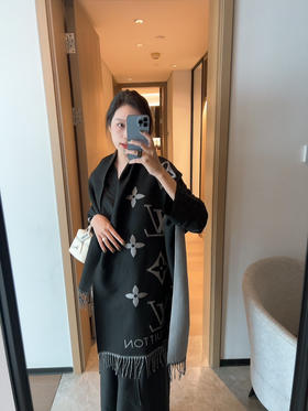 秋冬特惠💰150 LV围巾 羊绒混纺 气质这块绝对大黑莫属