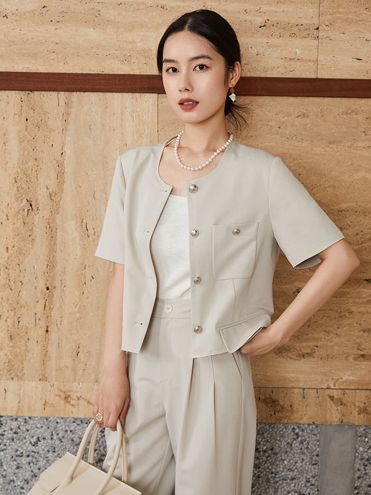 法式温柔风米白色小香风短袖外套女 圆领单排扣短款小西装 小个子通勤百搭开衫