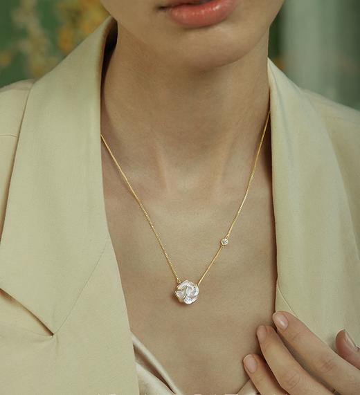 Oflye潮流饰品 简约山茶花复古滴油项链新款独特锆石轻奢高级感气质独特项链 商品图0