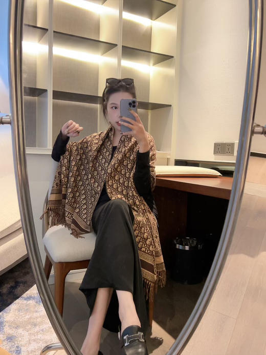 秋冬特惠💰150 迪家围巾 以其精湛的工艺技术和源源不断的想像力 商品图0