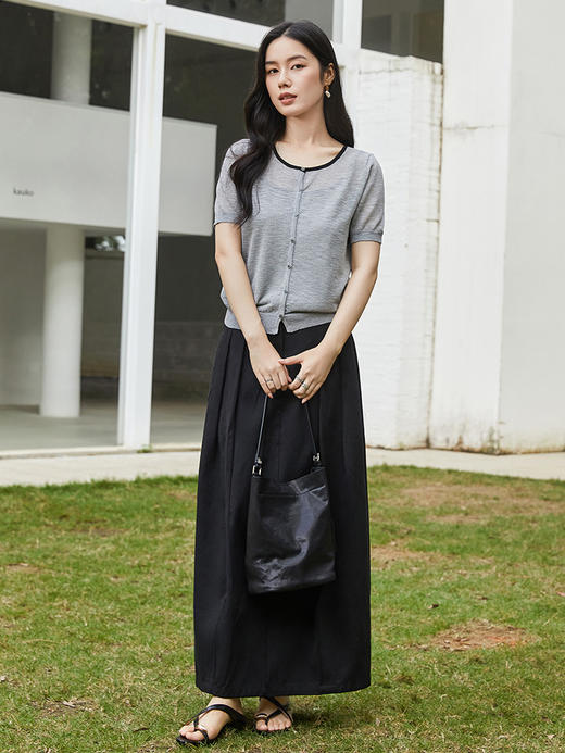 浅灰色撞色边针织两件套女 夏季短袖开衫 + 吊带背心套装显瘦百搭上衣 商品图1