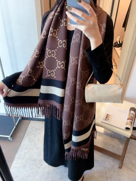 秋冬特惠💰150 古驰围巾 GG提花logo的设计使这款围巾呈现出了非凡的气质