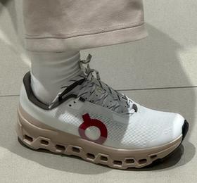 马年限定on跑鞋    地磅休闲跑步鞋   舒适防滑耐磨 厚底休闲鞋 情侣款运动鞋