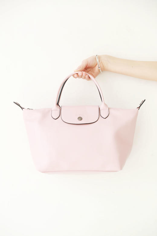 怎么背都好看，是饺子包哇。小标设计金属五金法式单肩包E011068 商品图9