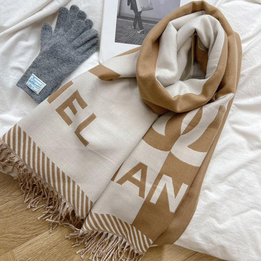 秋冬特惠💰150 香奈儿围巾 下手一定要快 四季都可以用 商品图0