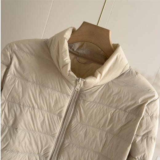 「自」全新升级【铂金会员293/天猫389/差价96】(15519)洛诗琳轻薄排骨羽绒服2025冬季新款立领显瘦休闲保暖外套女 商品图1