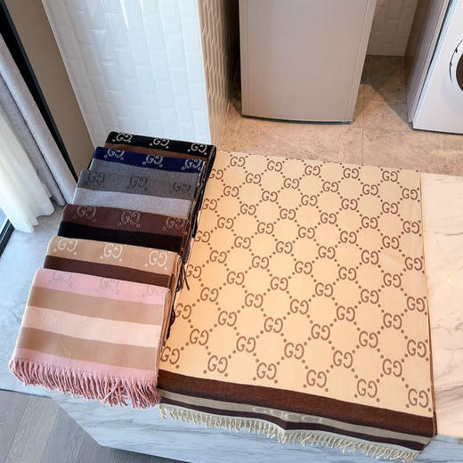 秋冬特惠💰150 古驰围巾 GG提花logo的设计使这款围巾呈现出了非凡的气质 商品图8