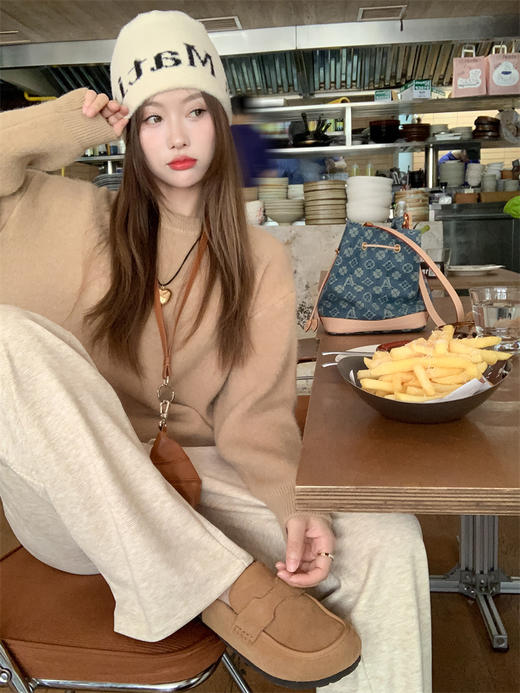 <曾小咸推荐>简约宽松10色圆领毛衣女 商品图7