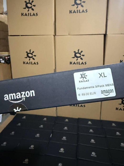 出亚马逊订单！亚马逊售价89欧！高档礼盒装正品凯乐石男士内裤。
尺码L-4XL。
实拍。一盒3条装
颜色，蓝灰色，绿色，浅灰色
贴身衣物开封无质量问题不退换 商品图2