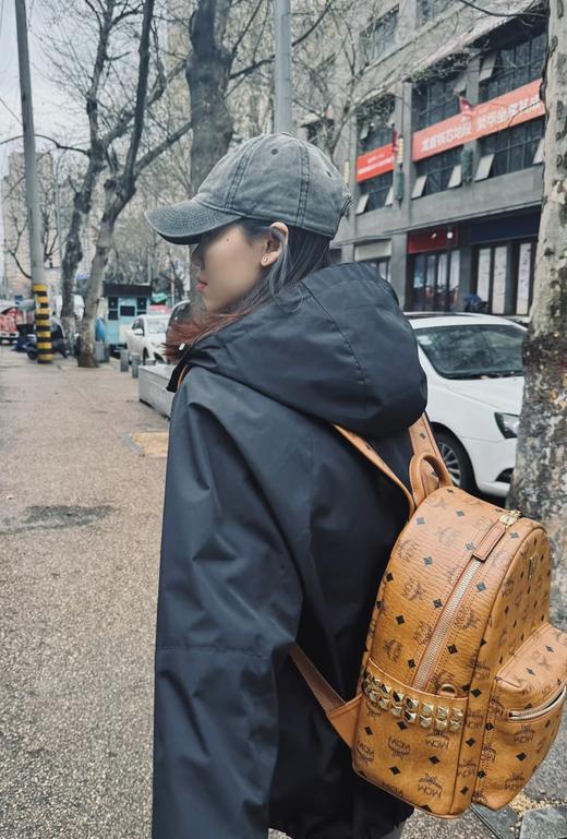 代工厂特价MCM双肩包 商品图0