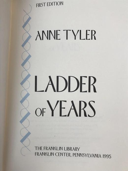 签名首版！安妮・泰勒《岁月的阶梯》 富兰克林图书馆豪华皮装本 商品图3
