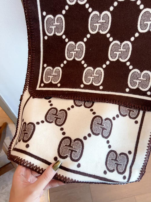 秋冬特惠💰150 古驰围巾 装饰超大造型设计GG图案 商品图3