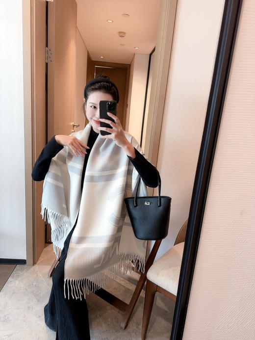 秋冬特惠💰150 香奈儿围巾 女神及日常都非常好搭配的款 商品图0