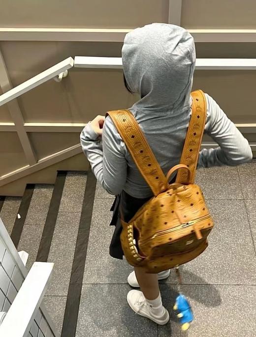 代工厂特价MCM双肩包 商品图10