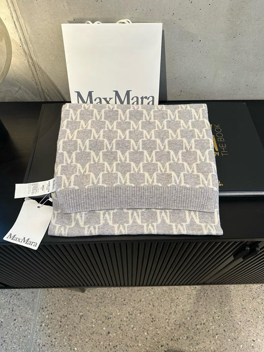国内现货MaxMara标志围巾1400元配购物袋 商品图0