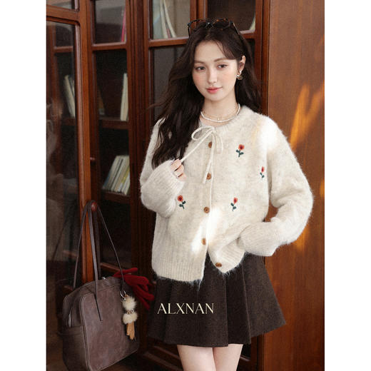 鹿向南「杏雨梨云」杏色毛衣开衫上衣女冬季新款高级超好看针织衫 商品图2