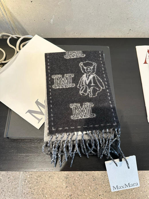 国内现货MaxMara双面羊绒围巾950元配购物袋 商品图0