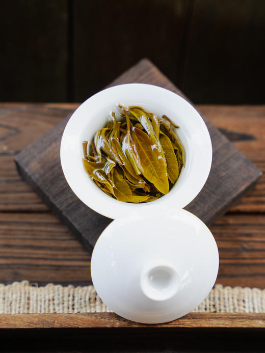 【龙过河单株】2022年倚邦·龙过河单株,涅槃重生的百年贡茶古茶山佳品,357克/饼 商品图4