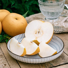 【莱西秋月梨】皮薄、果肉细脆，汁多味甜，