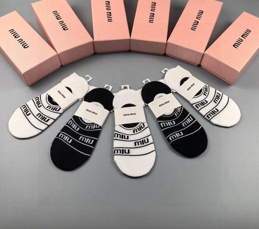 秋冬特惠💰130 缪缪袜子 新品女款隐形袜子【一盒五双】提花经典字母标志 商品图8